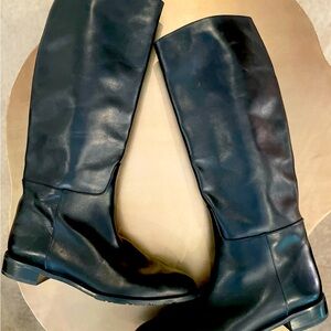 Stuart Weitzman Black Knee-High Leather Boots. Size 12M.